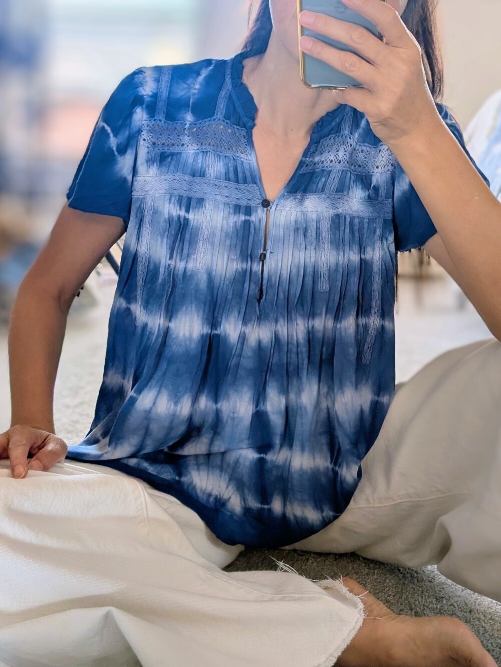 Knox Rose Blue Tie-Dye Ruffled Collar Neck Short Sleeve Top